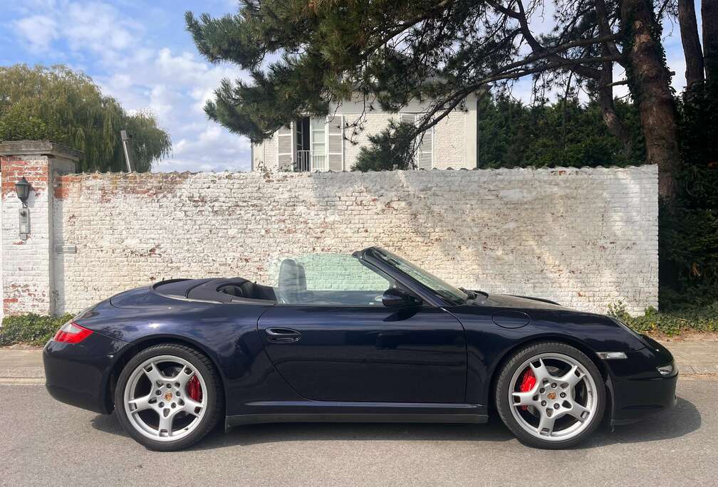Porsche 4S Cabriolet - Bose - Triple Blue
