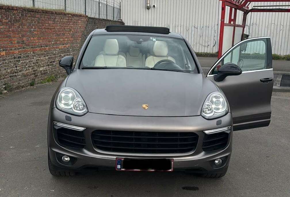 Porsche platinium edition