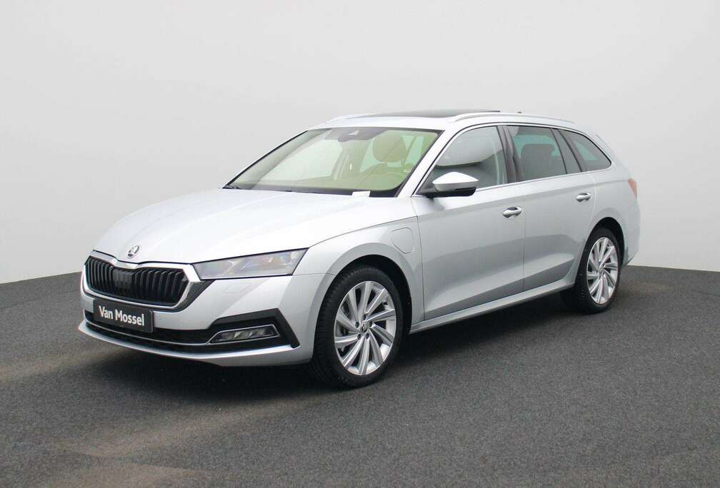 Skoda Combi 1.4 TSI PHEV 150kW DSG6 Style Panodak  PDC