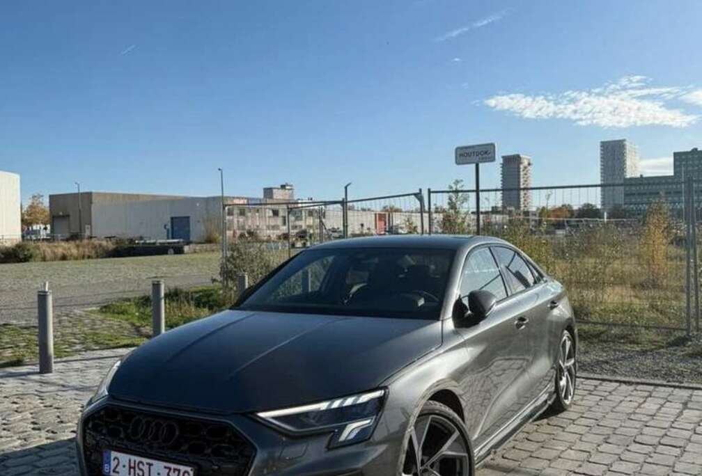 Audi 35 TFSI Limousine S tronic line