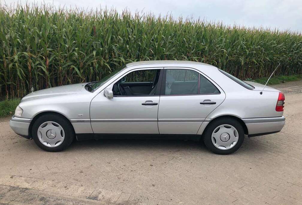 Mercedes-Benz C 180 Elegance