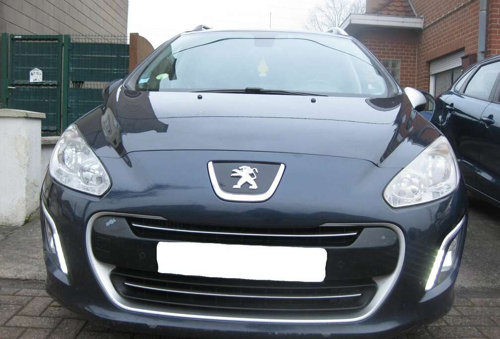Peugeot SW 1.6 HDi Toit Pano Clim GPS 7 place Ct ok