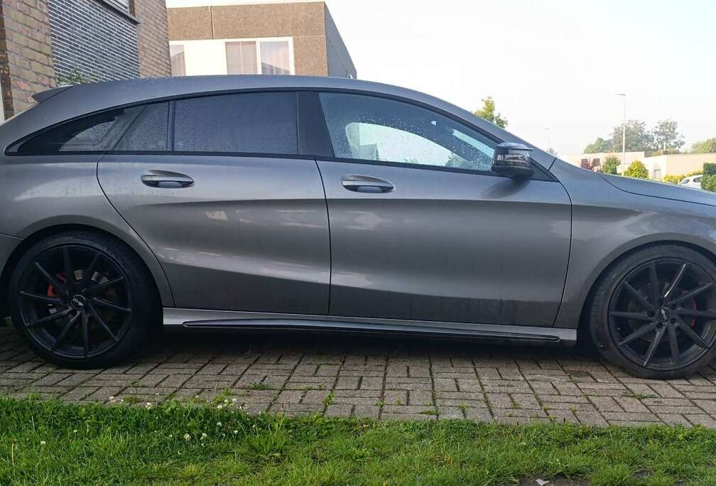 Mercedes-Benz Shooting Brake 7G-DCT AMG Line