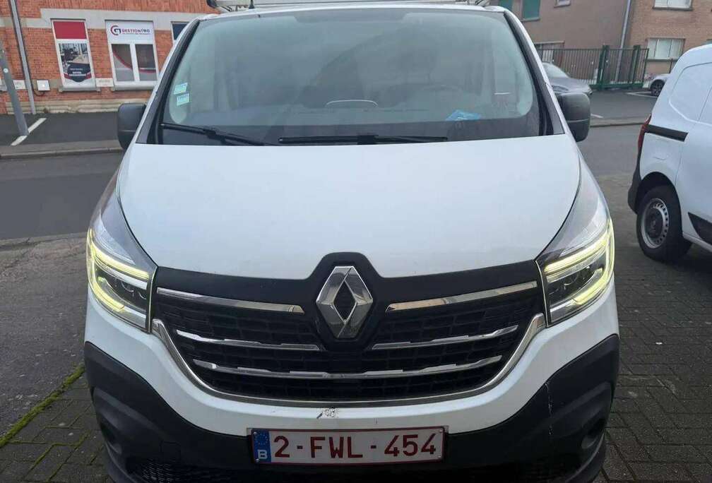 Renault 2.0 dCi 27 L1H1 Confort (15.702€ net + TVA)