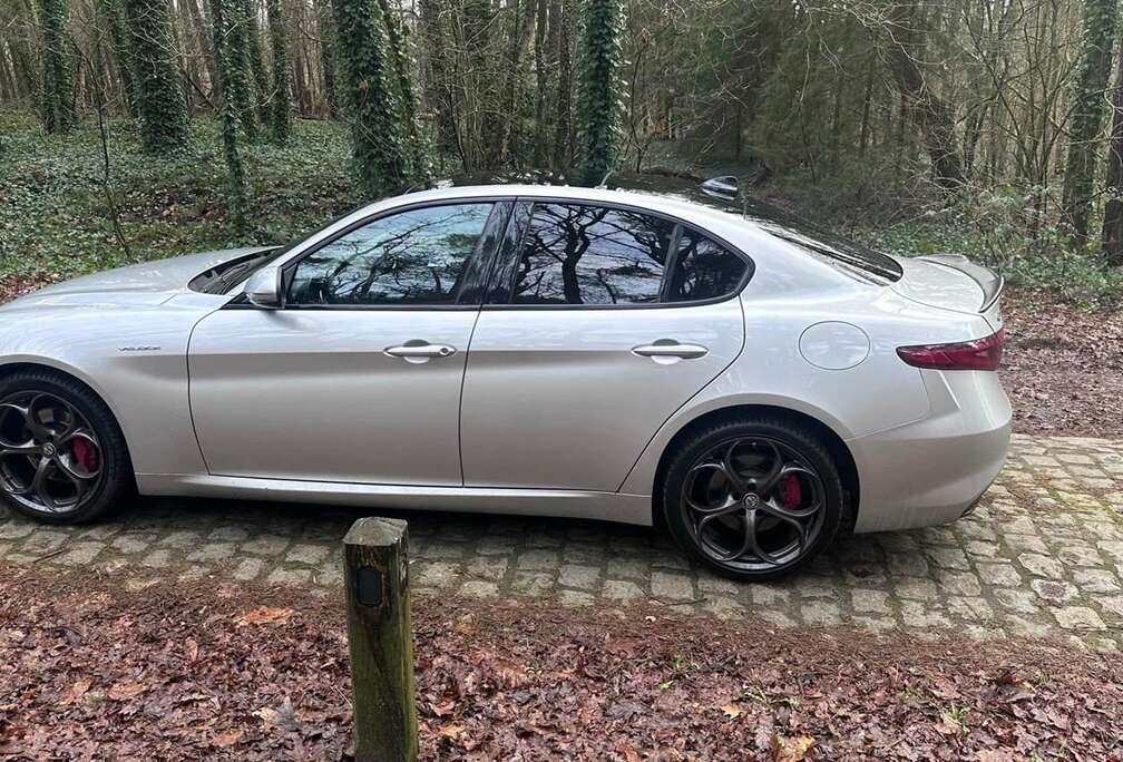 Alfa Romeo Giulia 2.0 Turbo 16V AT8-Q4 Veloce