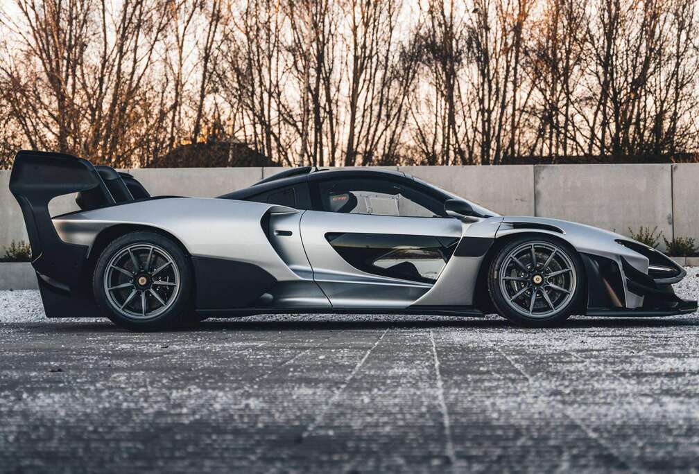 McLaren GTR / Supernova Silver / Carbon / 85 KM / 1 OF 75