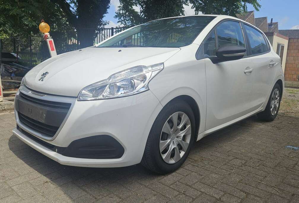 Peugeot 208 1.2i PureTech Like