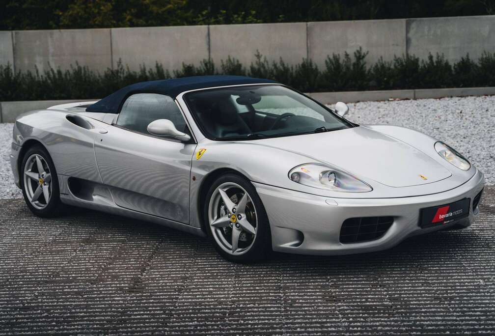 Ferrari Spider / Grigio Nürburgring / Manual / Full Service