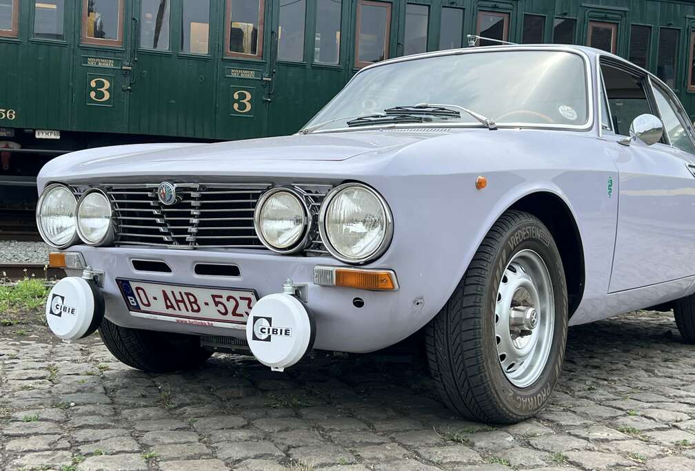 Alfa Romeo GT Coupé