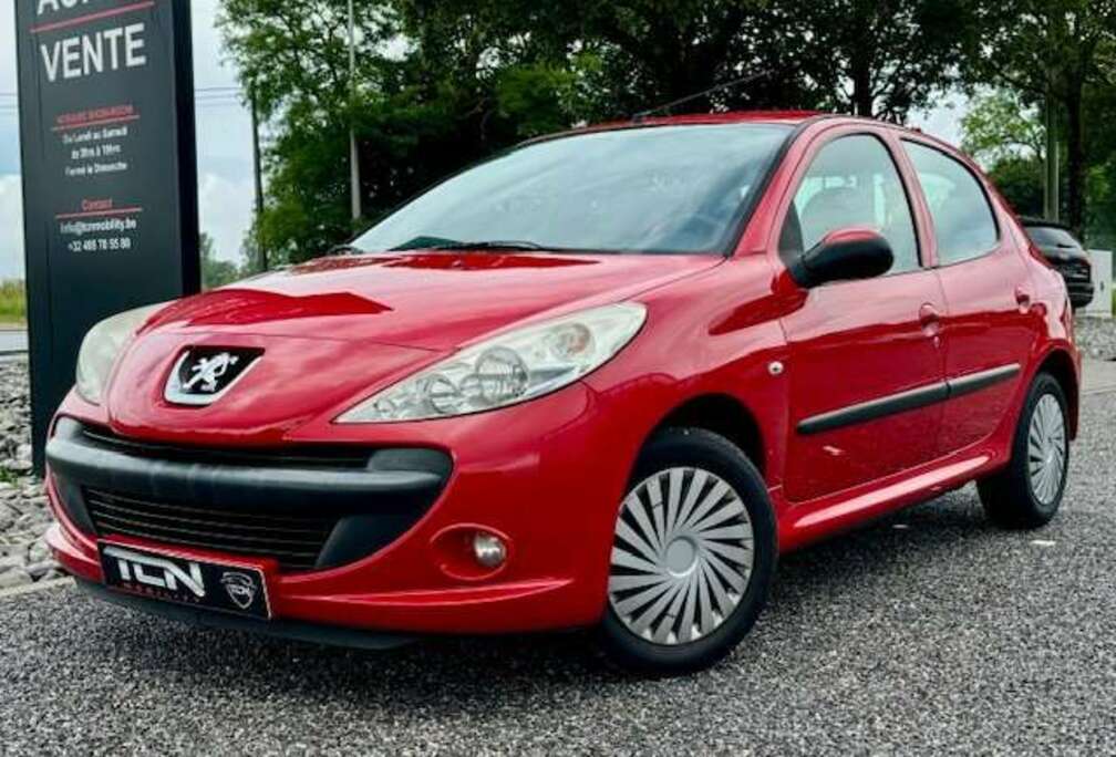 Peugeot + 1.4i - 109.000KM - carnet d\'entretien