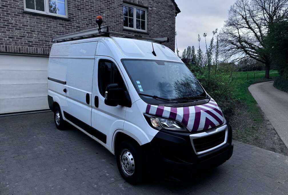 Peugeot 2.2hdi,BTW,220v,Airco,Cruise,navi