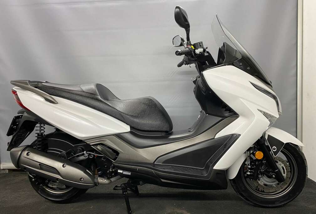 KYMCO X-TOWN 125 *** garantie ***