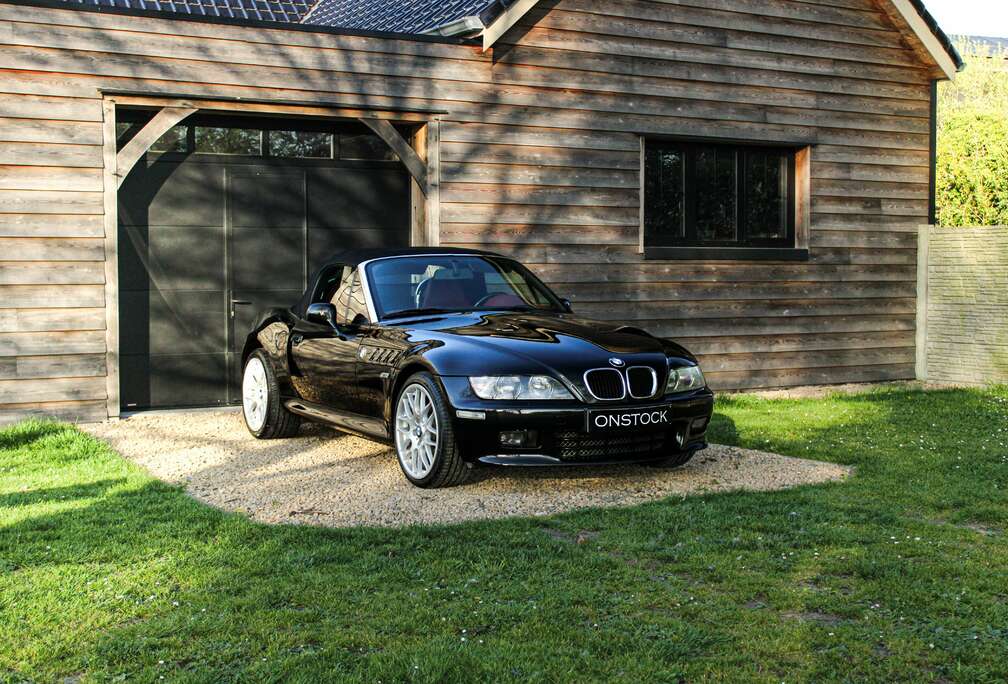 BMW 2.2i Roadster M Interior Manual