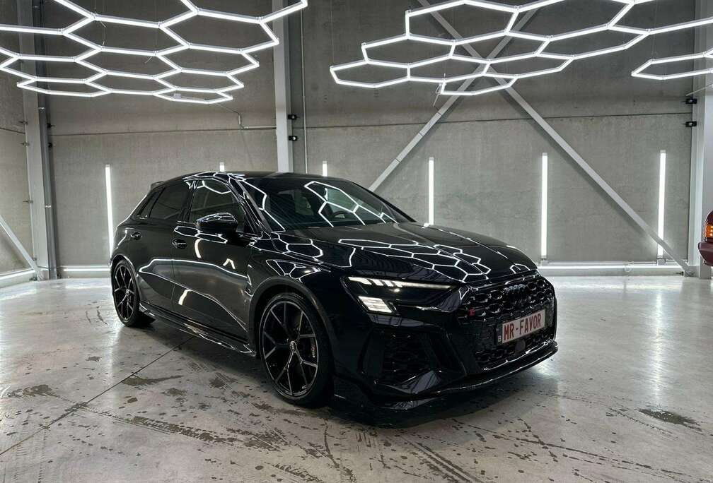 Audi RS3 TFSI Sportback quattro S tronic