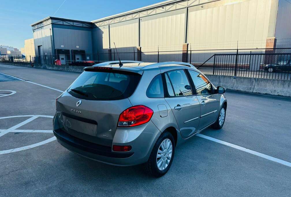 Renault Clio TCe 100 Grandtour nightDay