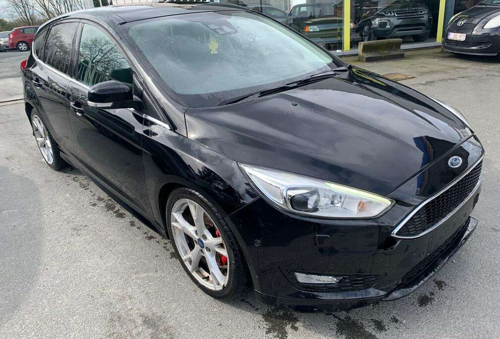 Ford Focus 1.0 EcoBoost Red