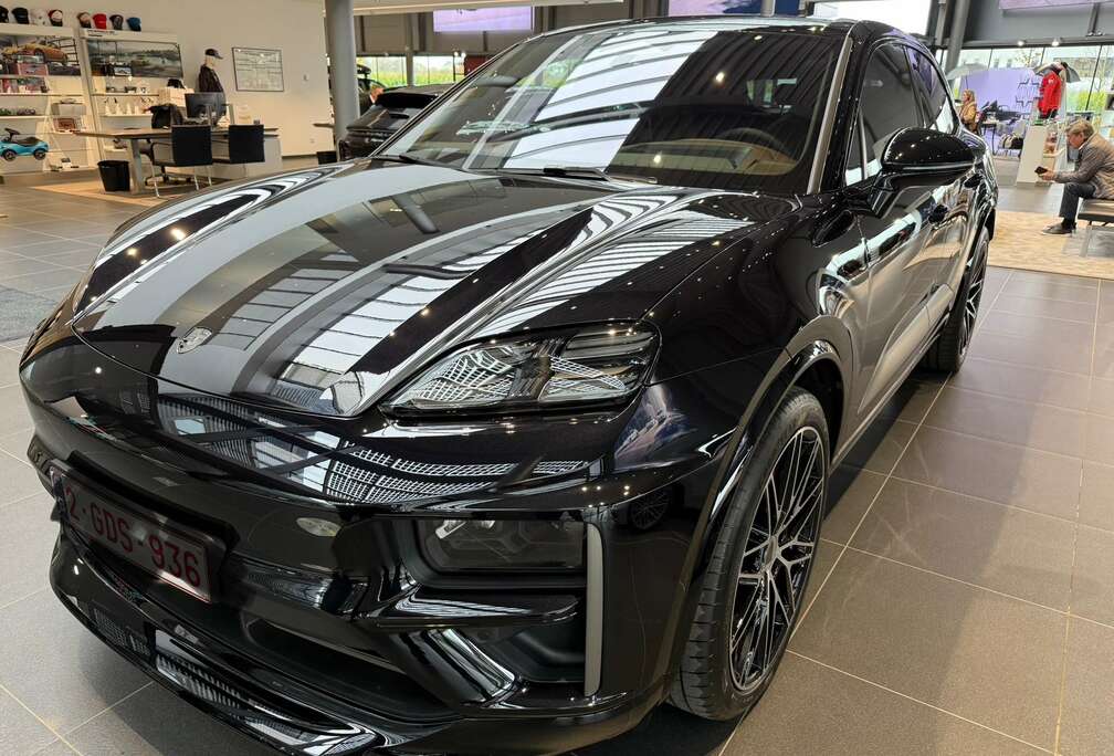 Porsche e-Macan 100 kWh Turbo