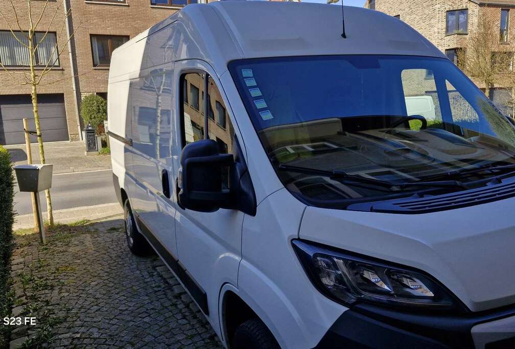 Peugeot HDi 333 L2H2 S&S Asphalt