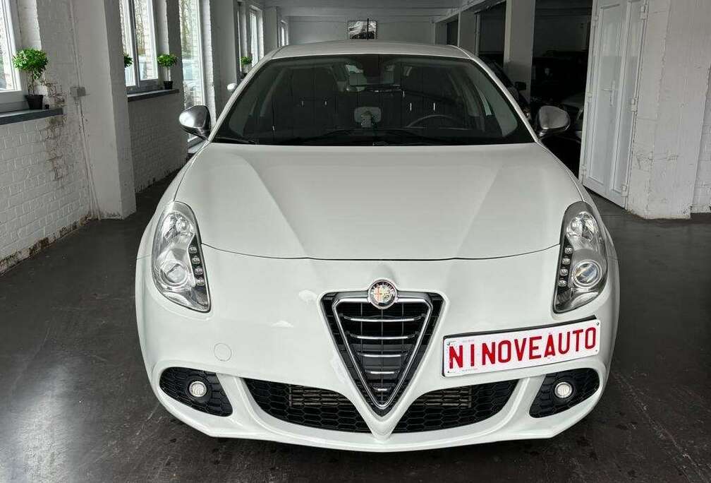 Alfa Romeo 1.6d JTD M-Jet Distinctiv Start*NAV BLUET PARKSENS