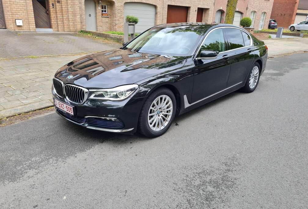 BMW 740i