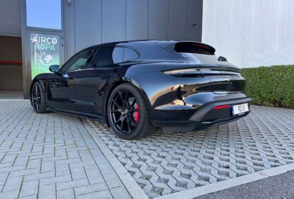 Porsche GTS Sport Turismo