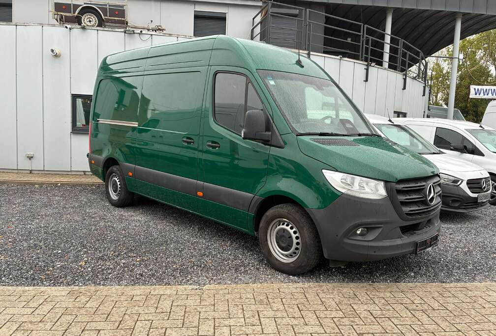 Mercedes-Benz 319 / 37.850 € + BTW / L2H2 / 190 PK / Apple Car-Play / 270° Deuren