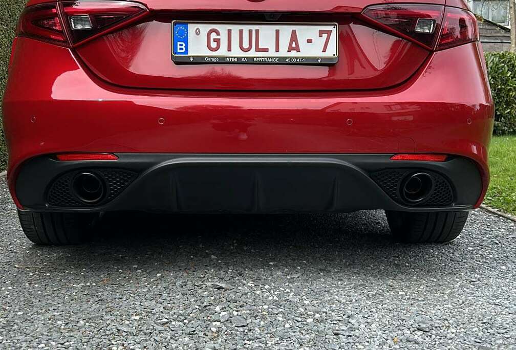 Alfa Romeo 2.0 T AWD Veloce (EU6d-TEMP)