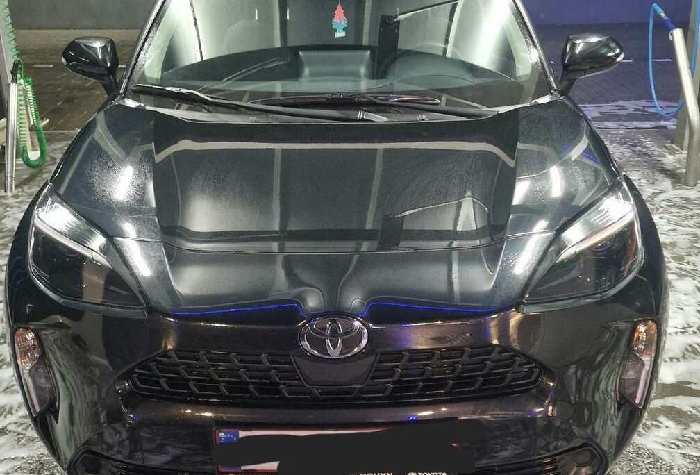 Toyota Hybrid 116 1.5 VVT-i Dynamic Metallic Black