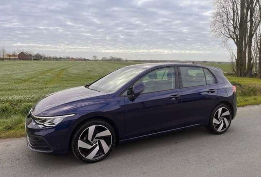 Volkswagen Golf 1.0 TSI 110 pk,Side assist,Gekeurd V. Verkoop