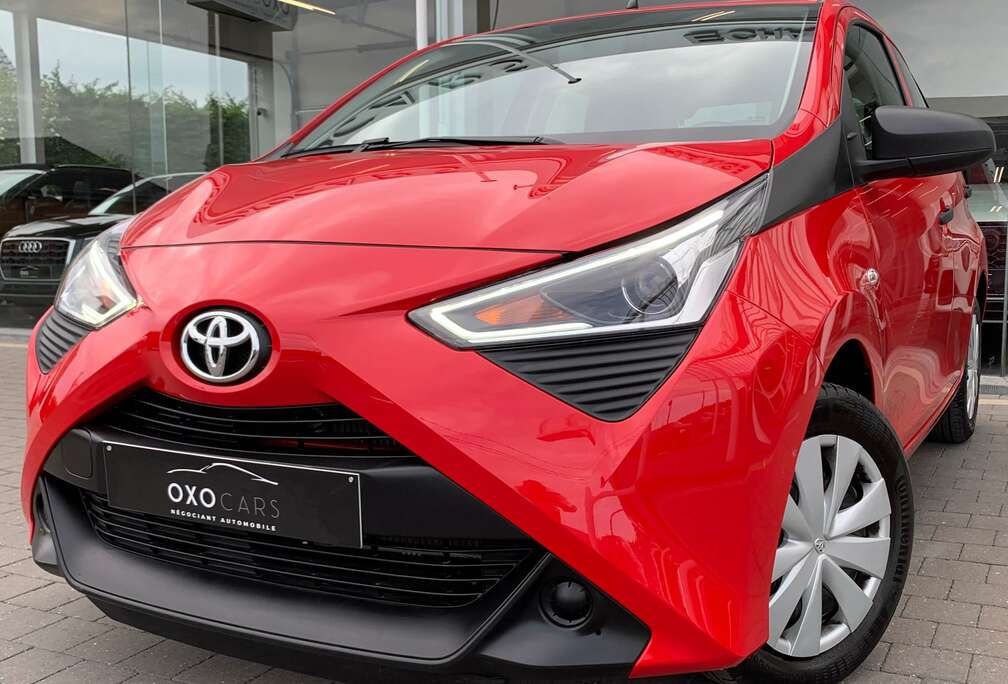 Toyota 1.0i Essence / 5 Portes / Bluetooth / Led / Faible Kilométrage / Garantie / Prête  Immatriculer /