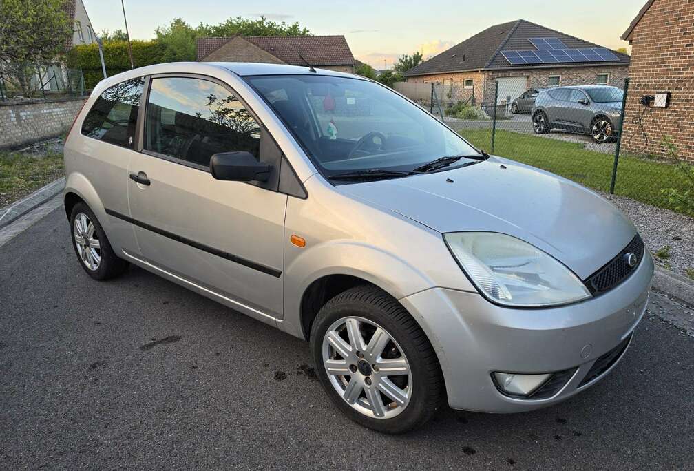 Ford 1.3i Trend Prête A Immatriculée Euro 4