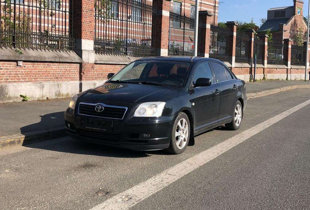 Toyota Avensis 2.0 Turbo D4D 16v Linea Sol