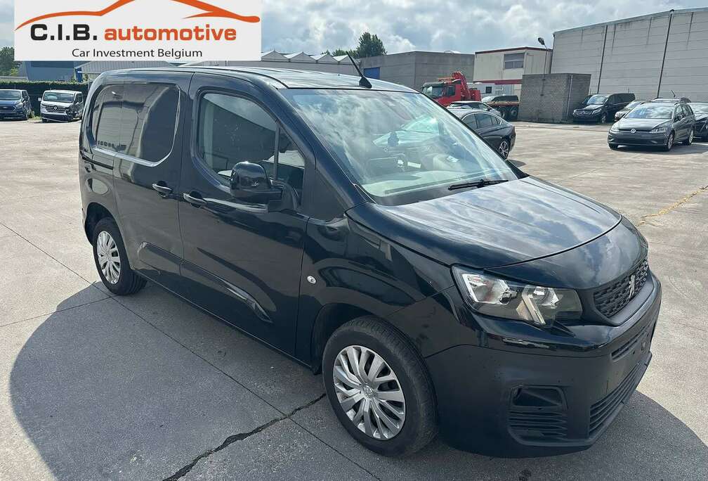 Peugeot 1.5 HDi Aut. /€6.990 netto / 3pl / Navi / ...
