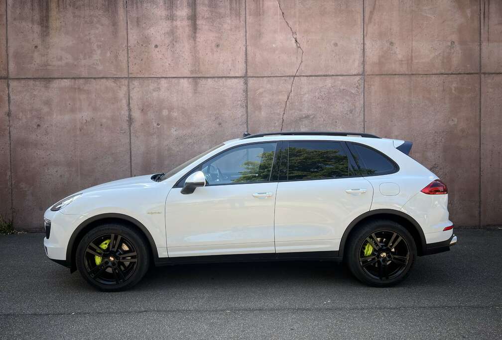 Porsche 3.0i V6 PHEV S Tiptronic (306 kW)