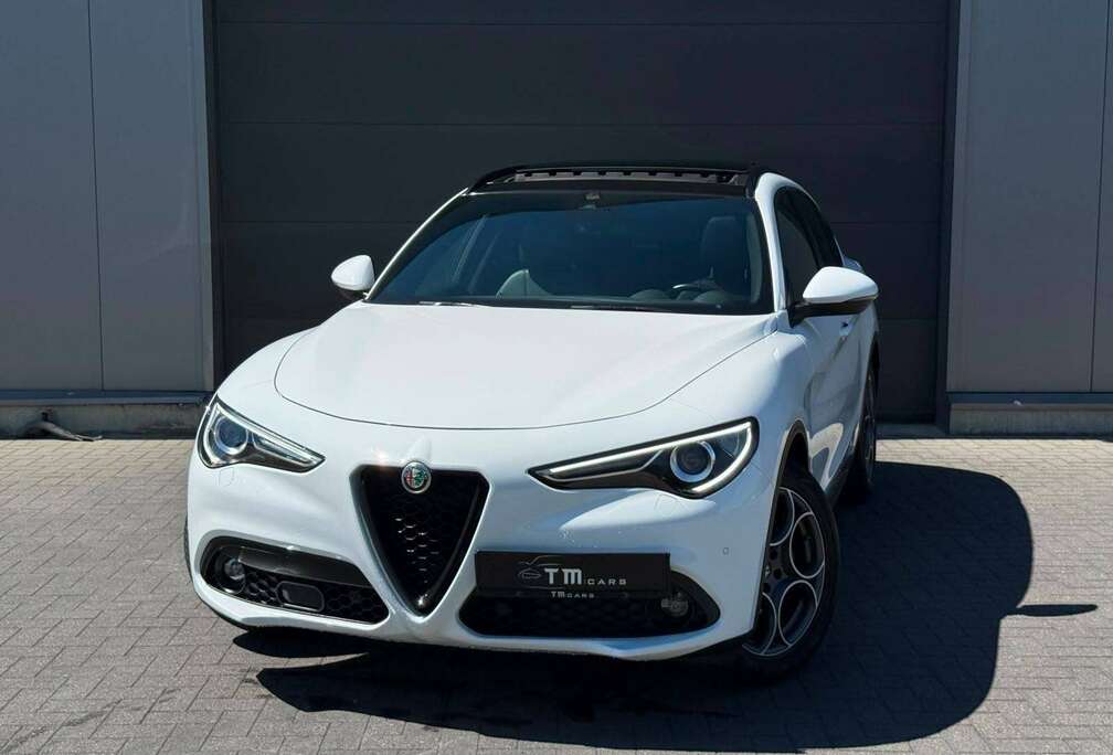 Alfa Romeo adaptive cruise controle/camera/navigatie