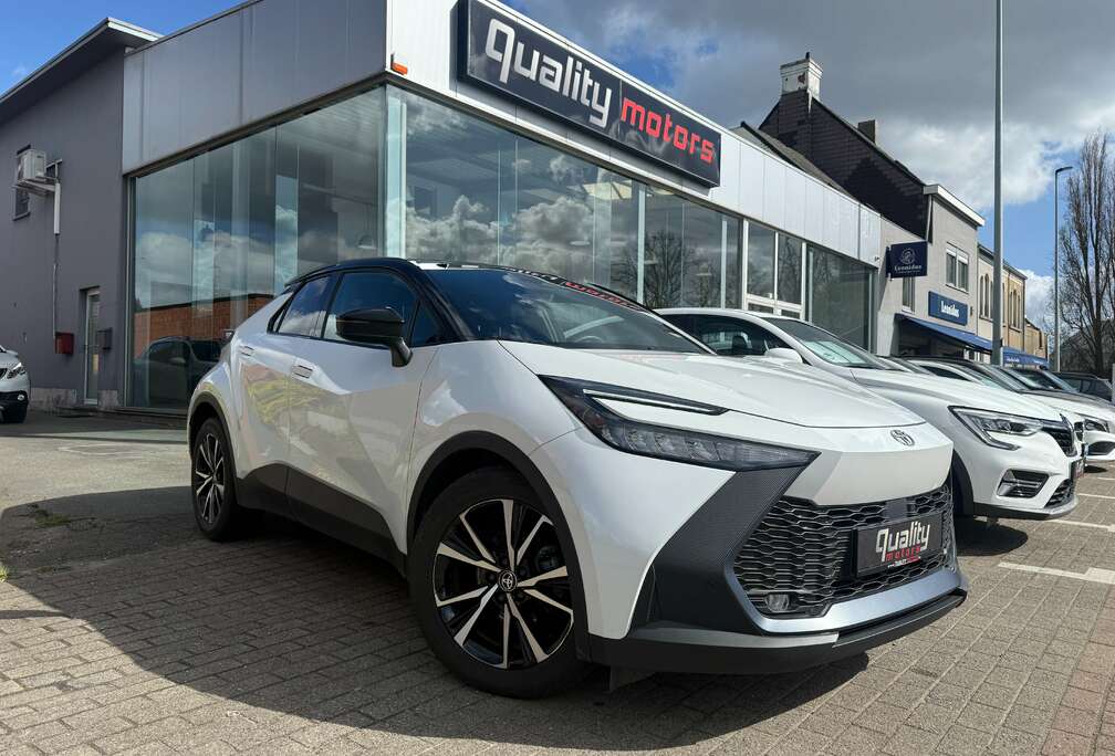 Toyota C-HR Hybrid HEV 1.8 Dynamic Plus - PERFECT CONDITION - TOYOTA WARANTY  !!
