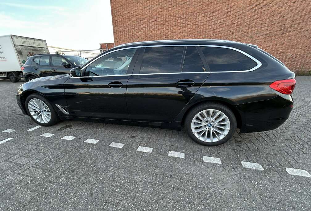 BMW 518dA AdBlue LED FULL Perfect