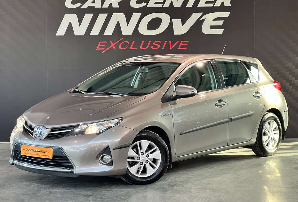 Toyota 1.8 VVT-i Hybrid / Automaat / Incl. Winterset