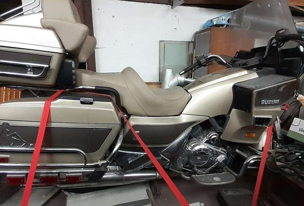 Suzuki GV 1400 Cavalcade