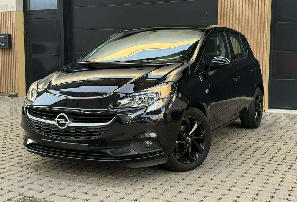 Opel Corsa 1.4i Black Edition
