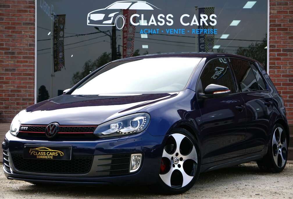 Volkswagen TSI DSG6 BI-XENON NAVI CLIMTRONIC PDC AV/AR