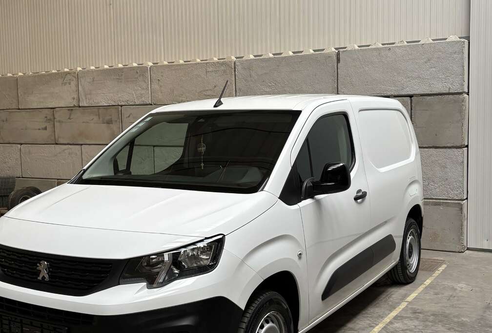 Peugeot 1.5 BlueHDi L1 STD Light Asphalt (EU6.3)