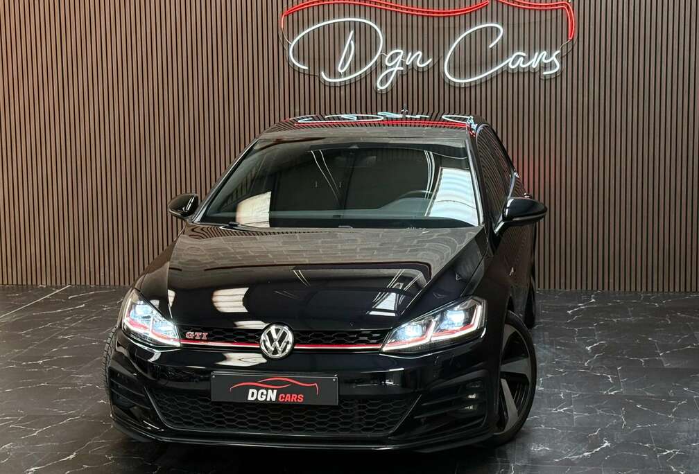 Volkswagen Golf 2.0 TSI Performance DSG
