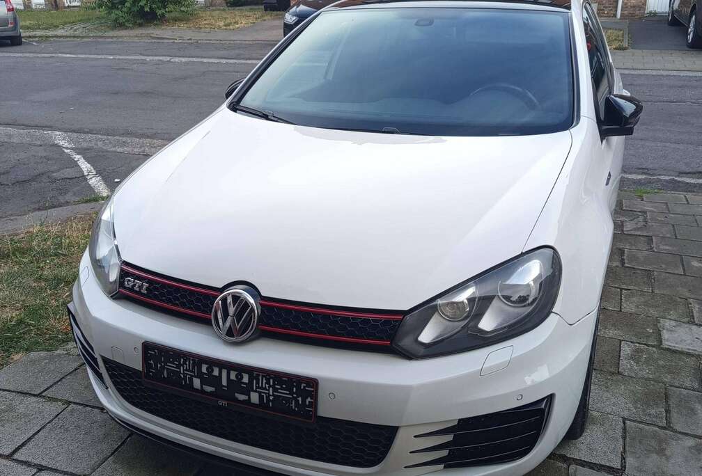 Volkswagen Golf 2.0 TSI