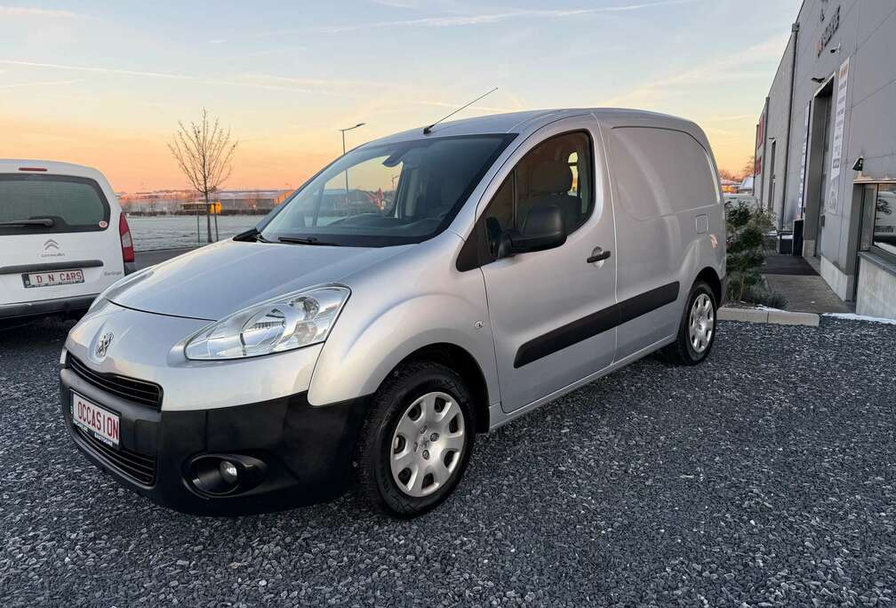 Peugeot 1.6 HDi L2H1 Confort 121