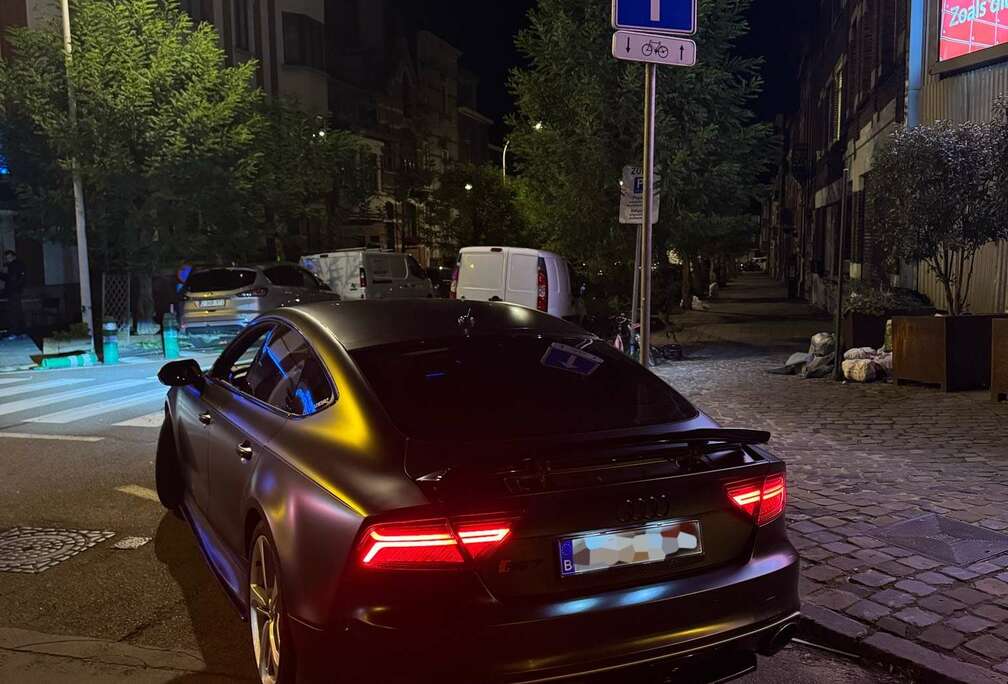 Audi 2.8i V6 FSI Quattro S line tronic