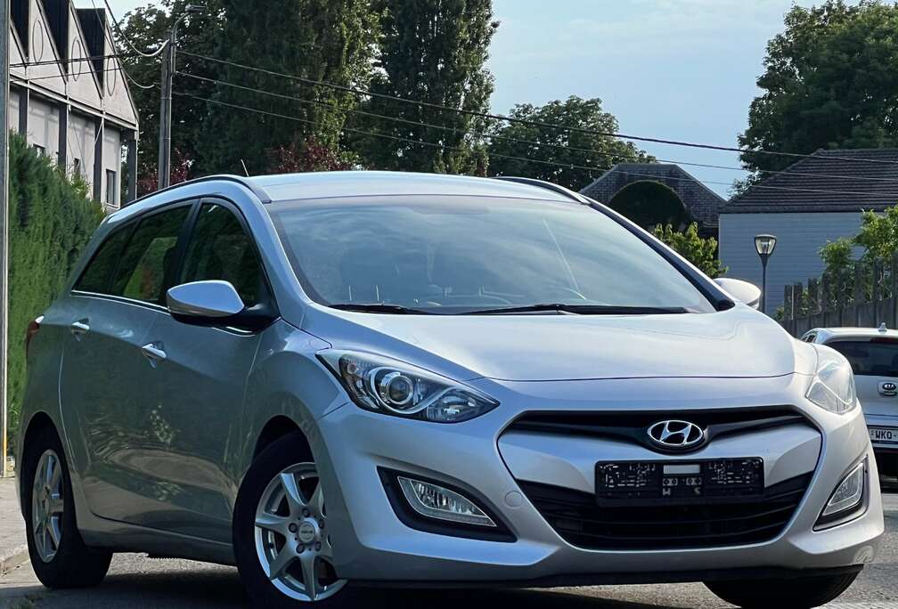 Hyundai i30 SW 1.6 CRDi Blue Drive ISG // CT OK // AIRCO