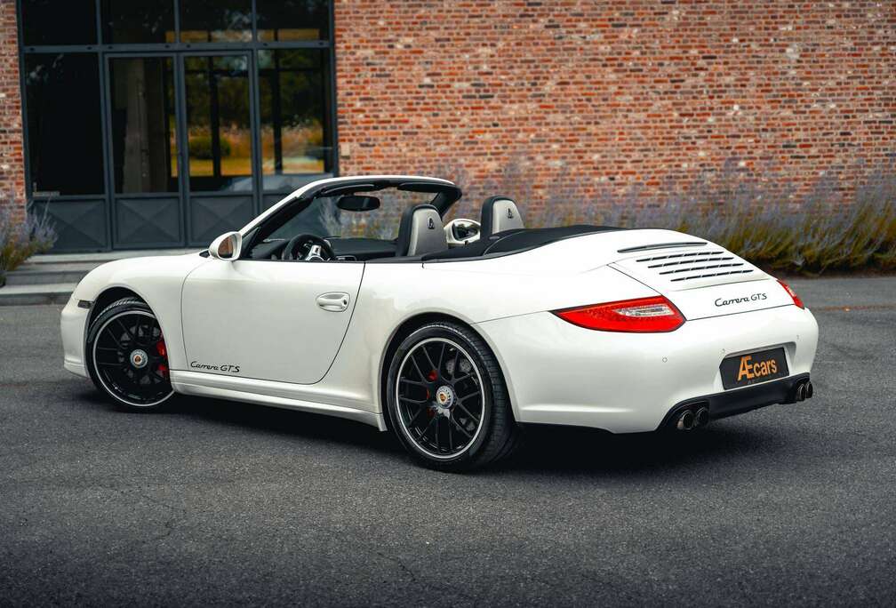 Porsche 911 CARRERA GTS / CABRIOLET / XENON+ / CHRONO / SPORT EXHAUST / PASM / BOSE