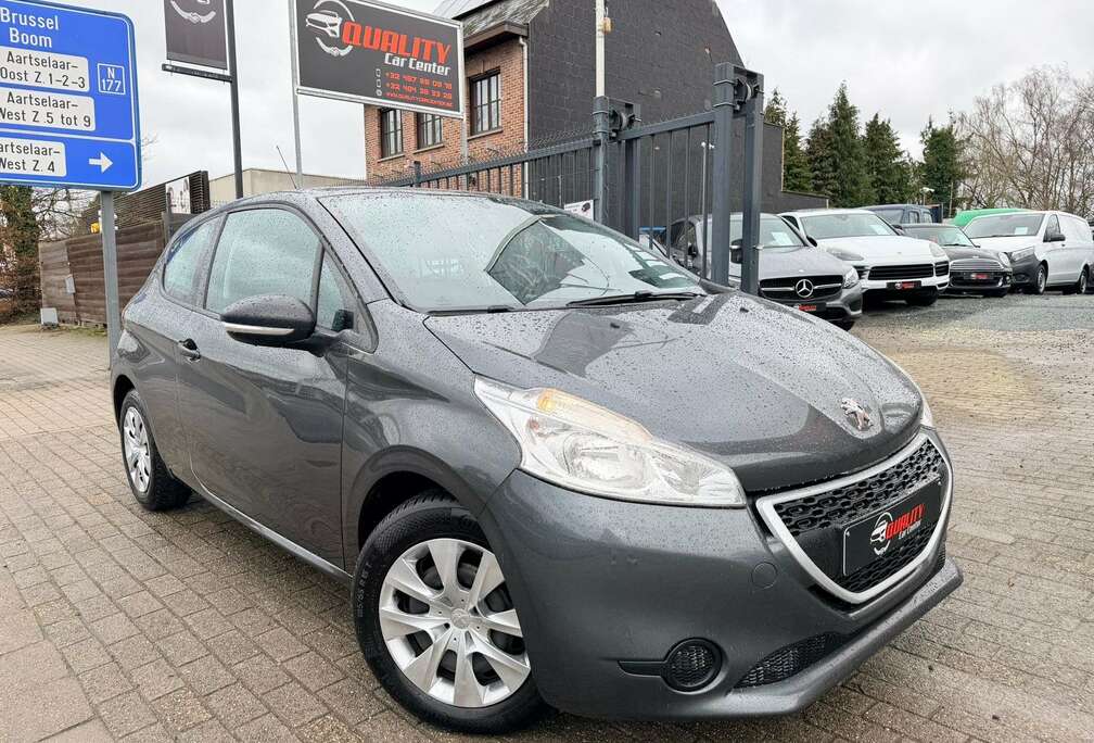 Peugeot 1.2i Style   105000 km    garantie