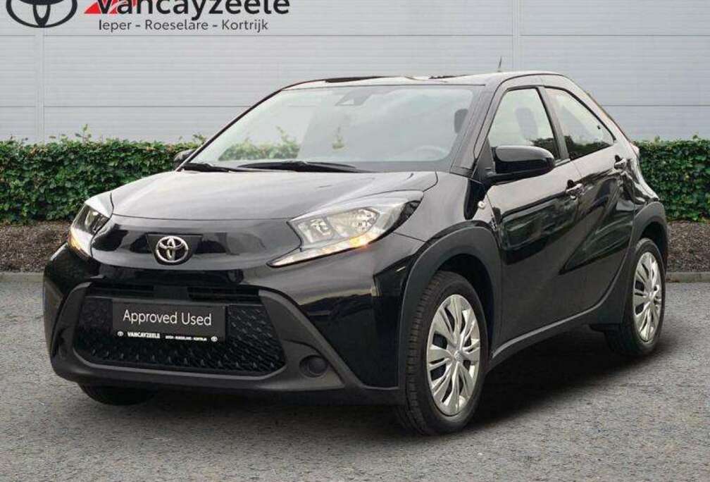 Toyota play+cam+DAB+applecarplay + androidauto